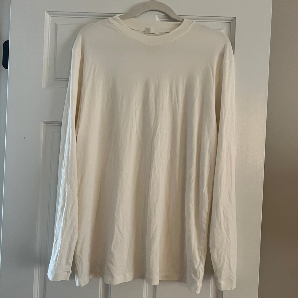 Skims women’s oversized long sleeve top